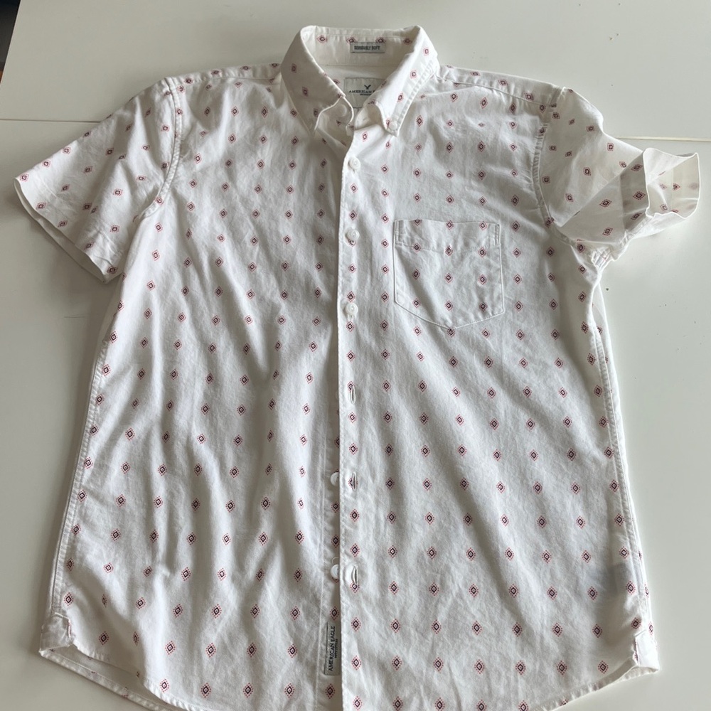 Men's White Short-Sleeve Button-Up Shirt with Red Diamond Print